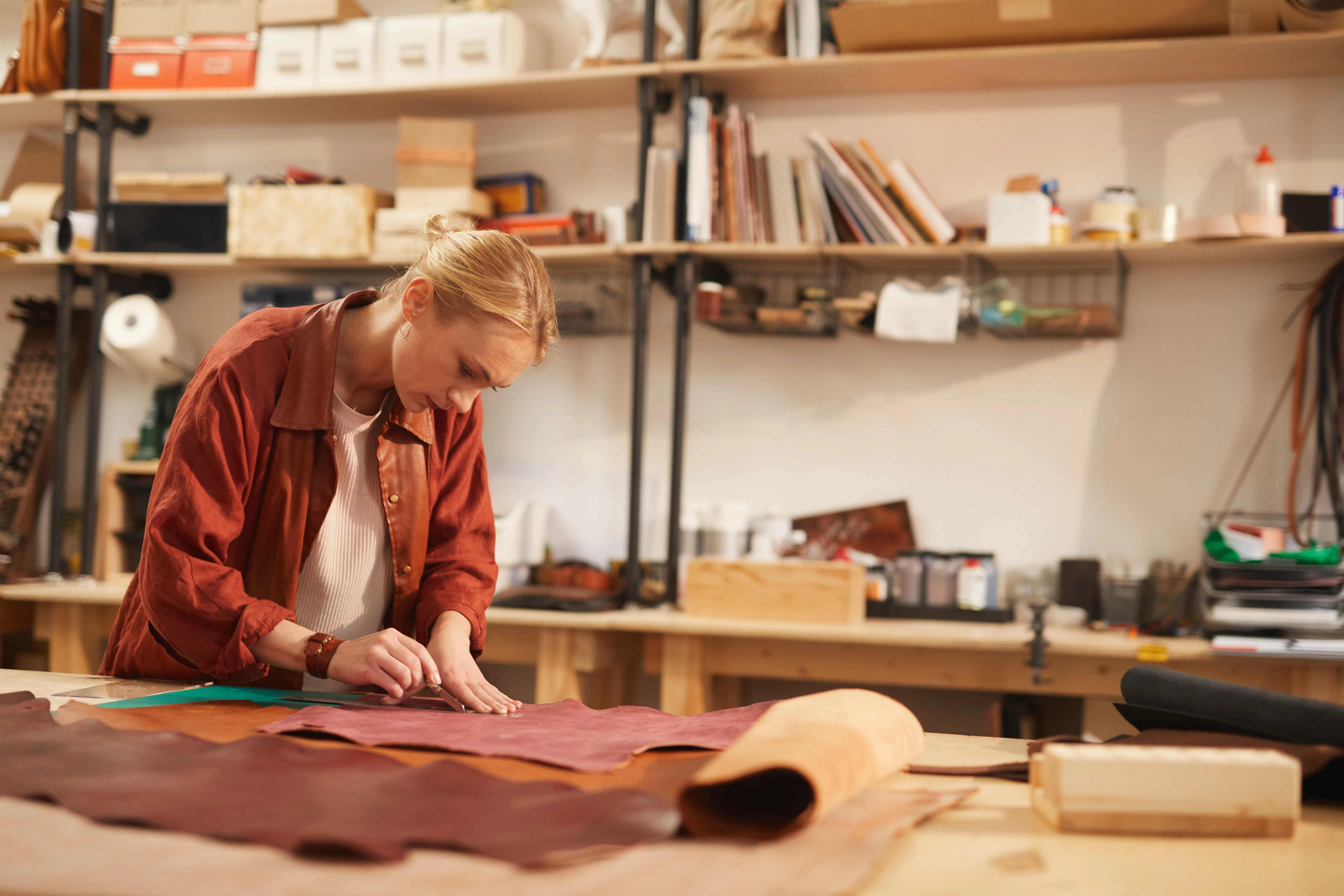 Contrôleur en industrie du cuir et du textile