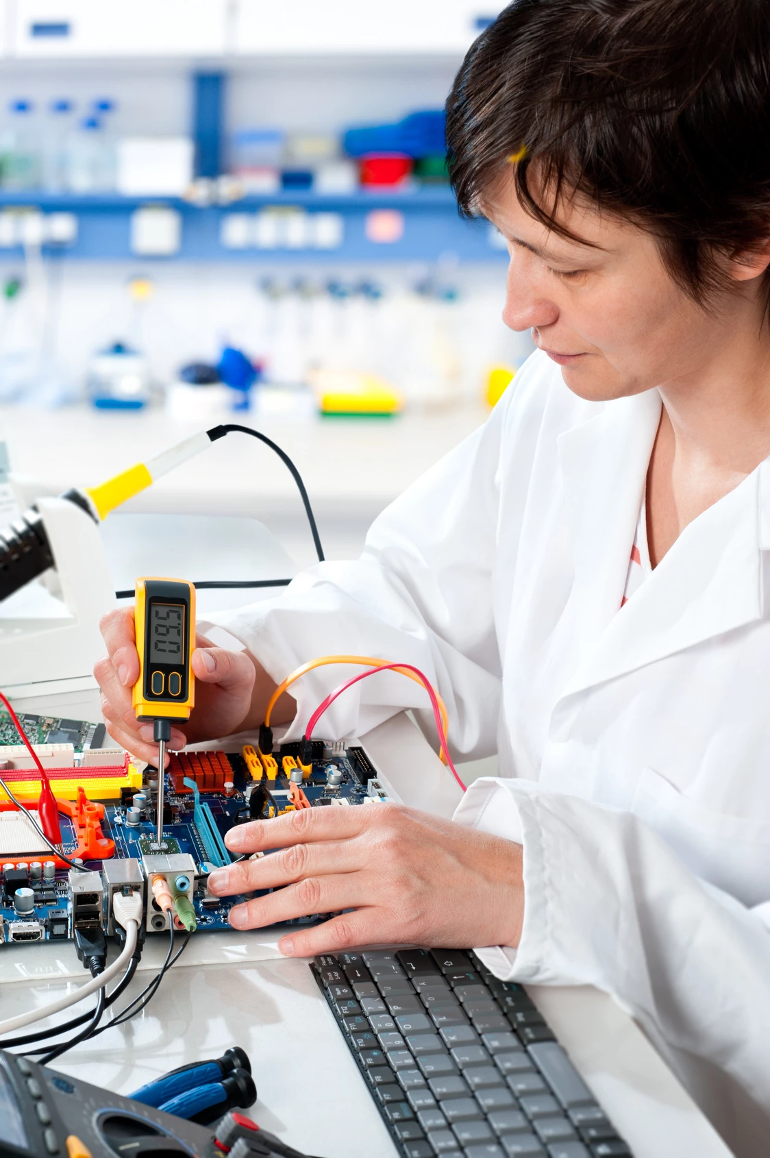Installateur et technicien électronique